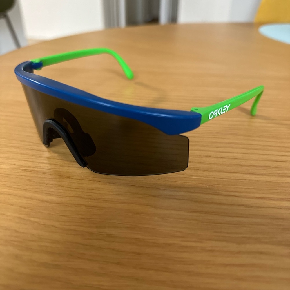 ** Oakley Vintage 1980s Razor Blade Sunglasses **